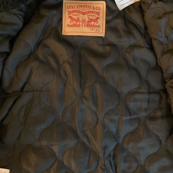 Premium Levis Sherpa jacket - Picture 2 of 3